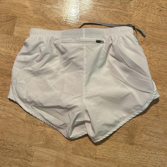 Nike shorts - Picture 6 of 8